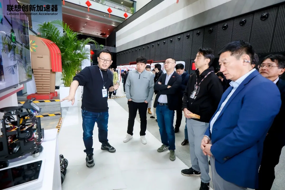 金年汇亮相联想创新加速器开放日，以消费级物理AI大脑平台助推家用机器人产业生态化 